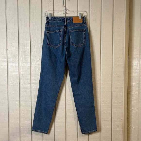 Zara Mom Fit Jeans, size 2. - Picture 4 of 8